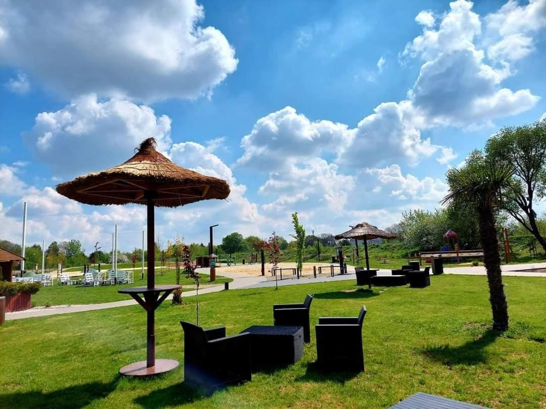 Apartament Zamkowy เบงจิน ภายนอก รูปภาพ